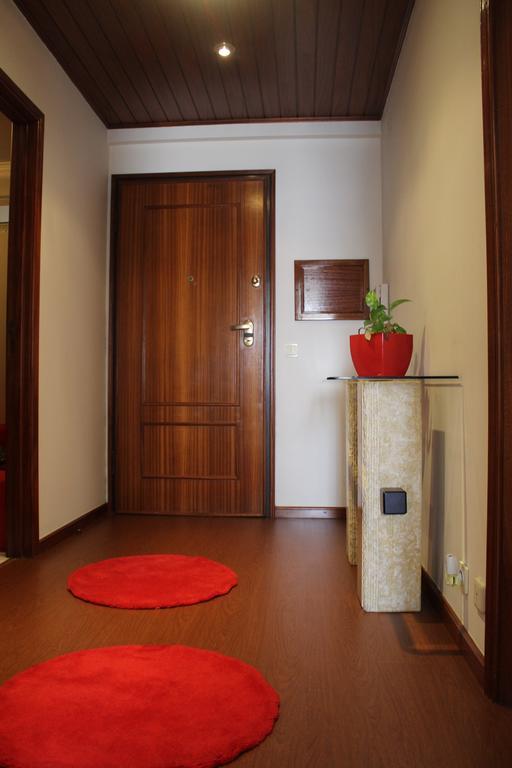House4U Vila Nova Вила-Нова-ди-Гая Номер фото